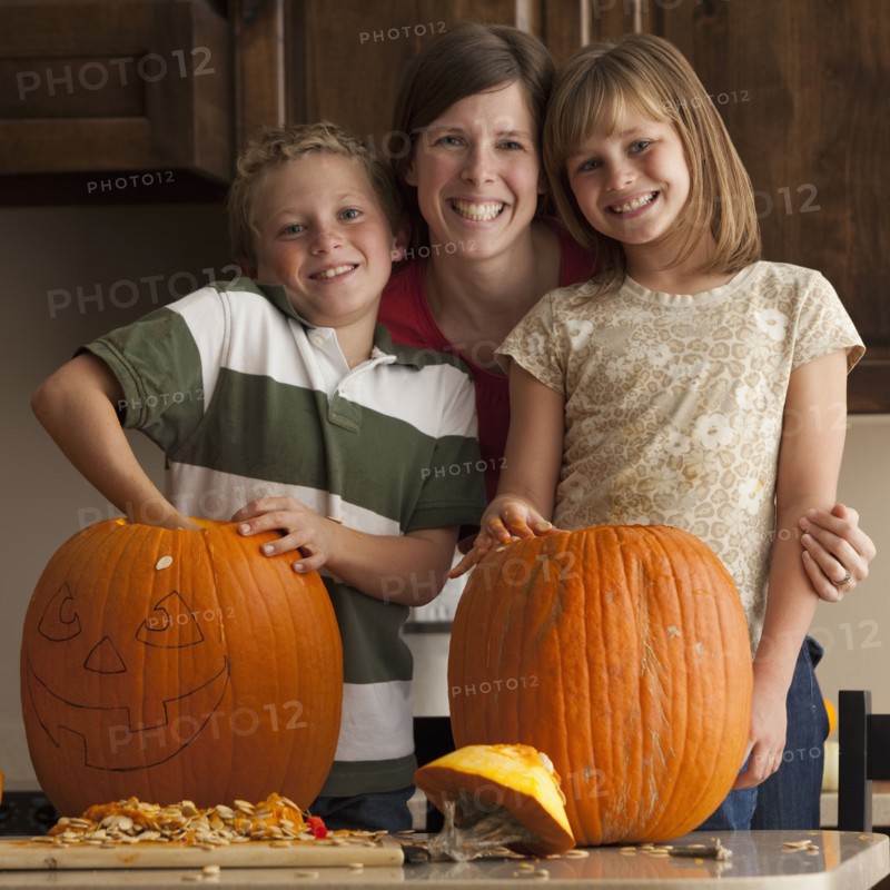 Pumpkin carving. Photographer: Mike Kemp