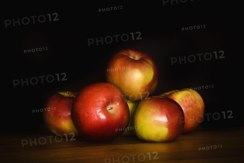 Apples. Photographer: Joe Clark