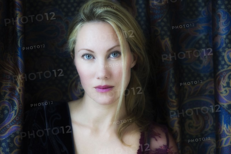 Portrait of a woman.