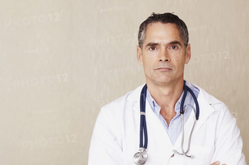 Portrait of a doctor. Photographe : momentimages