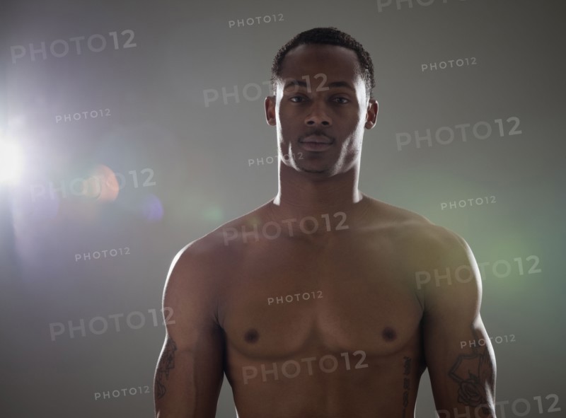 Muscular man. Photographe : Mike Kemp