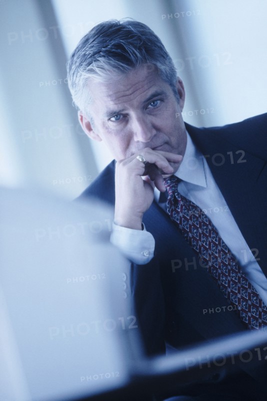 Serious businessman. Photographe : Rob Lewine