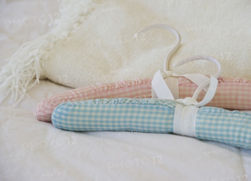 Quilted hangers. Photo : Daniel Grill