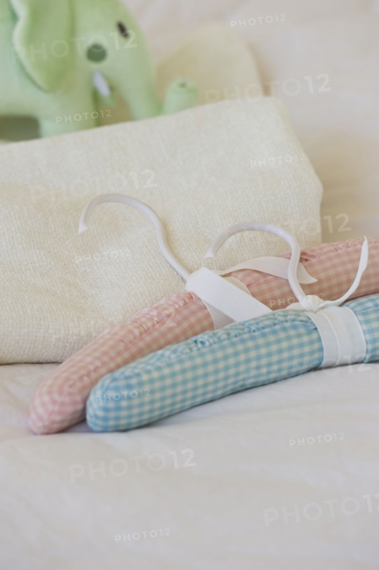Quilted hangers baby blanket and stuffed elephant. Photo : Daniel Grill