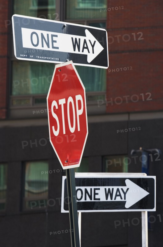 Street signs. Photo : fotog
