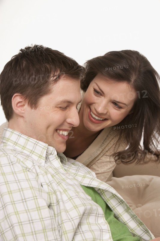 Couple laughing together. Photo : K.Hatt