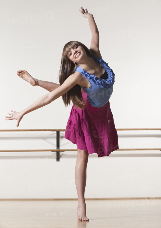 Female dancer in ballet studio. Photo : Mike Kemp