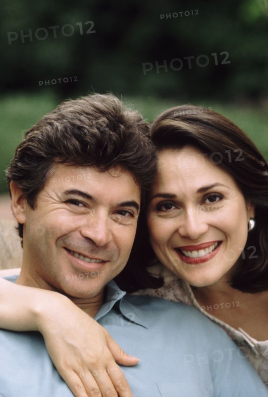 Portrait of a happy couple. Photo : Rob Lewine