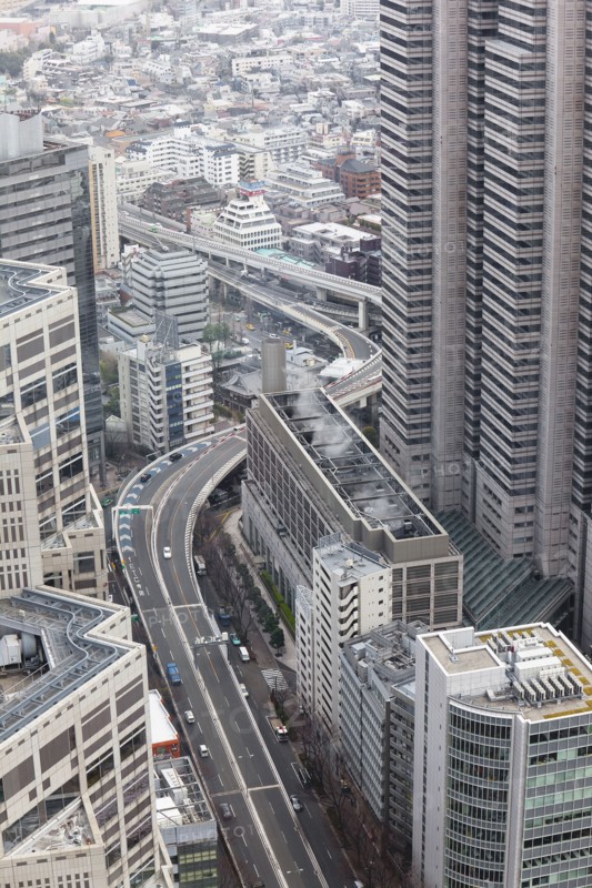 Buildings and highways in Tokyo Japan. Photo : Lucas Lenci Photo