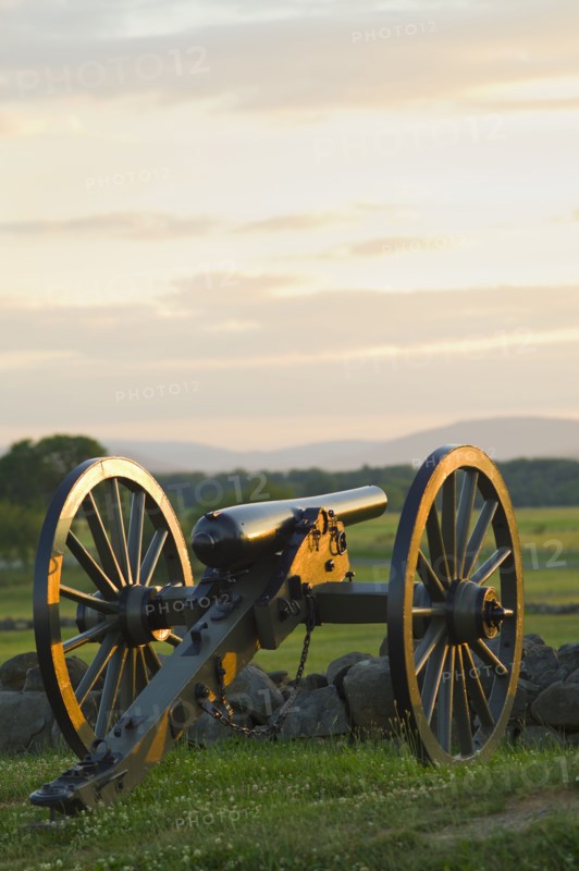 Civil war cannon.
