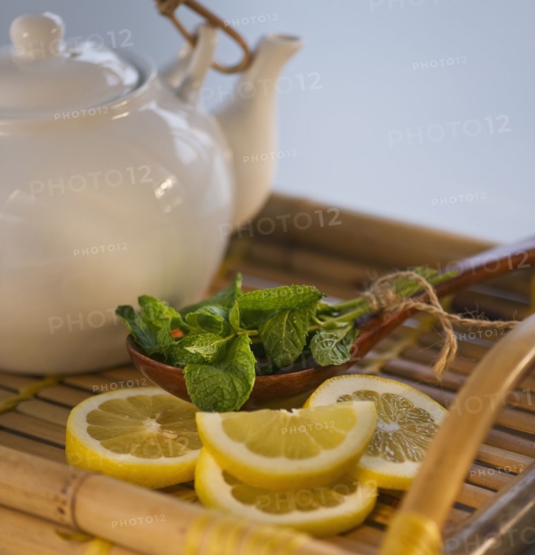 Tea tray. Photo : Daniel Grill