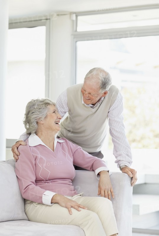 Affectionate senior couple. Photo : momentimages