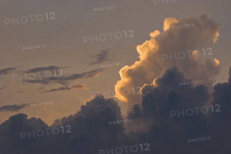 Sunset behind clouds. Photo. Antonio M. Rosario