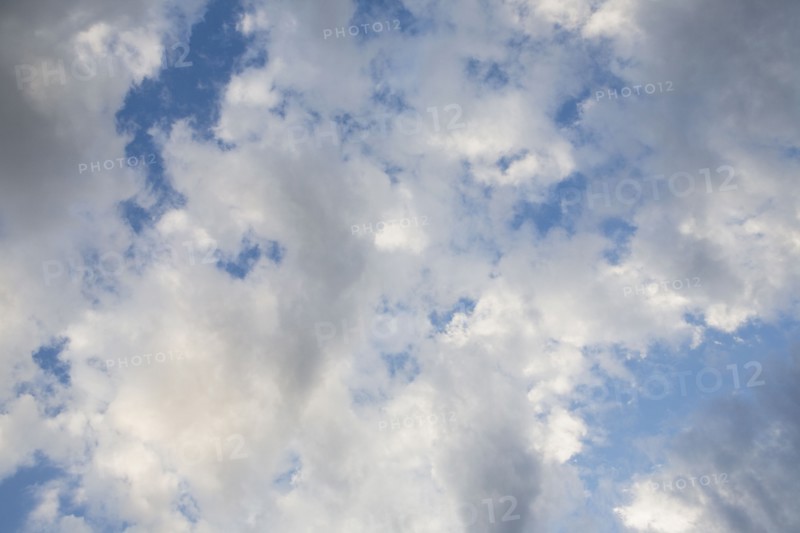 Clouds and blue sky. Photo : Chris Hackett