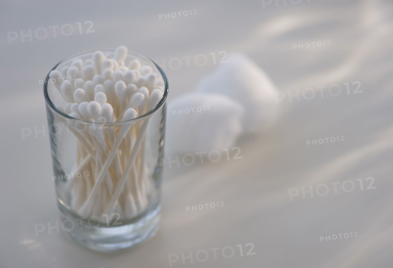 Cotton swabs in glass. Photo. Daniel Grill