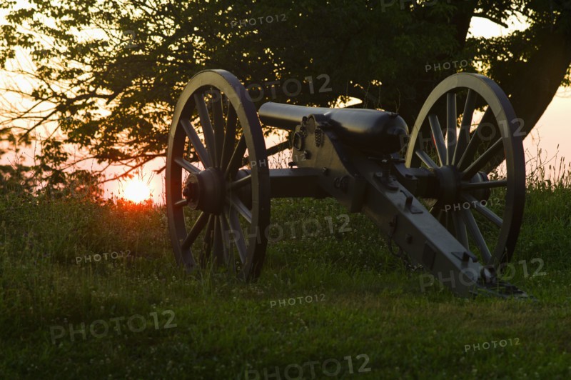 Civil war cannon.