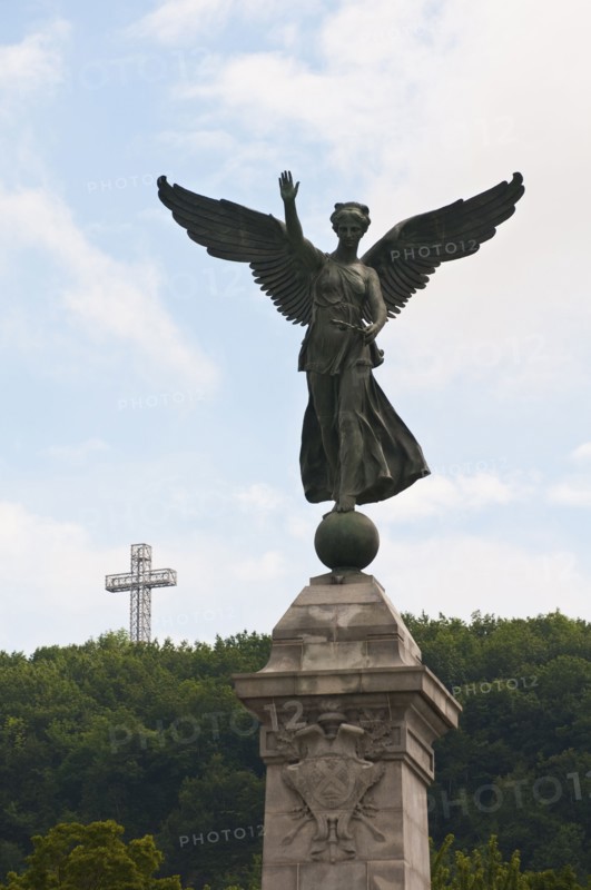 Statue of an angel. Photo. Daniel Grill