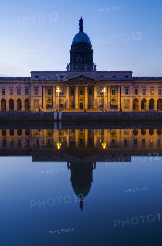 Custom House reflecting into River Liffey.