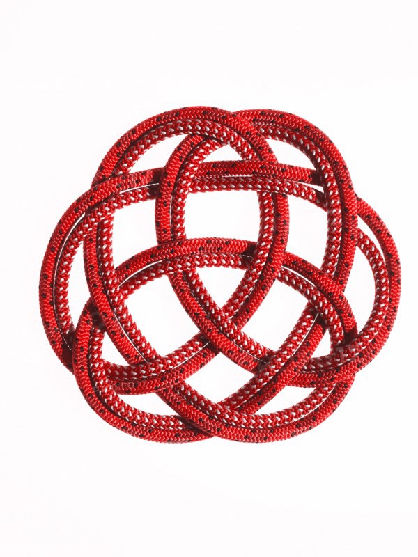 Red rope looped together. Photo : David Arky