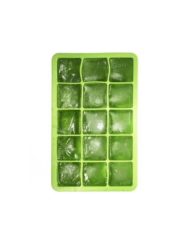 Tray of ice cubes. Photo : David Arky