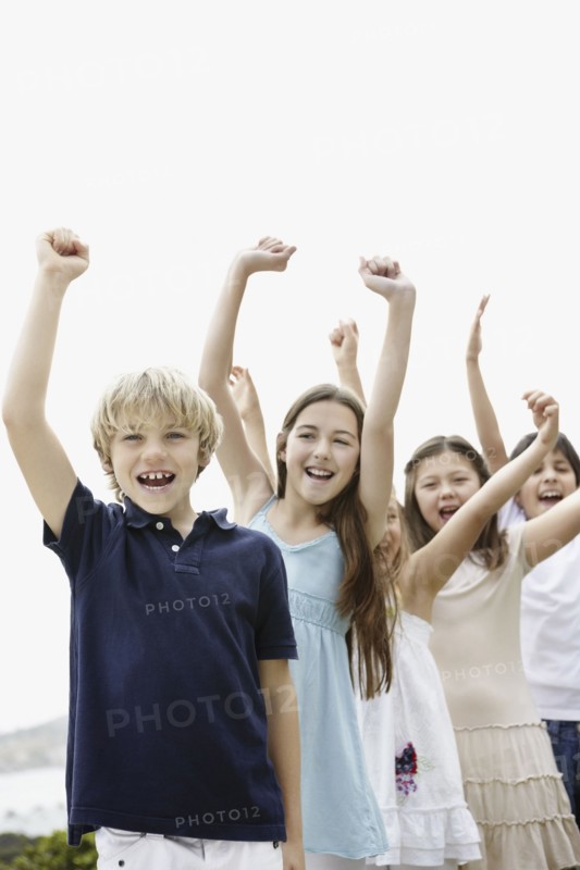Group of happy children. Photo : momentimages