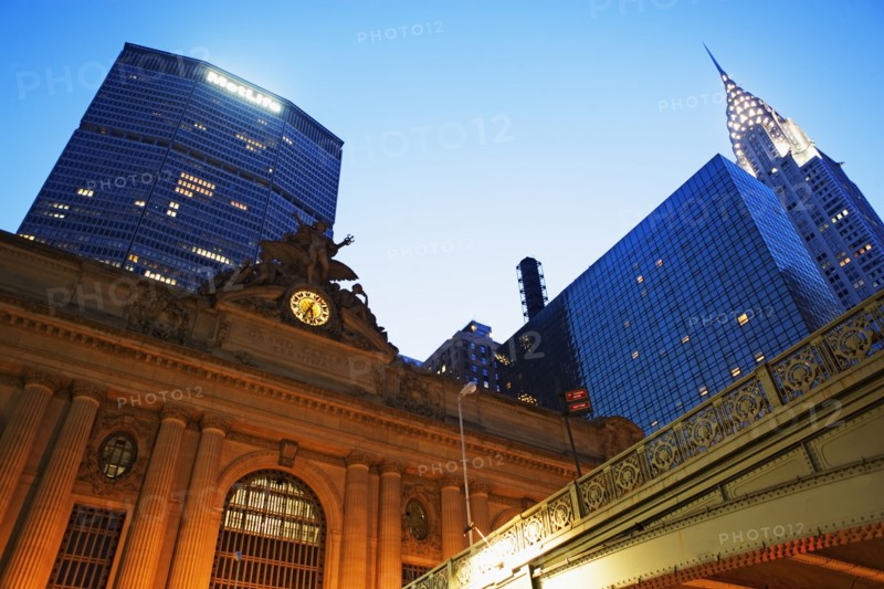 USA, New York State, New York City, Grand Central Station, Met Life building and Chrysler building at dusk. Photo : fotog