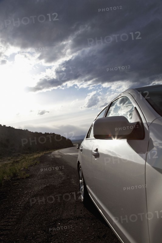 Car on road. Photo : Johannes Kroemer