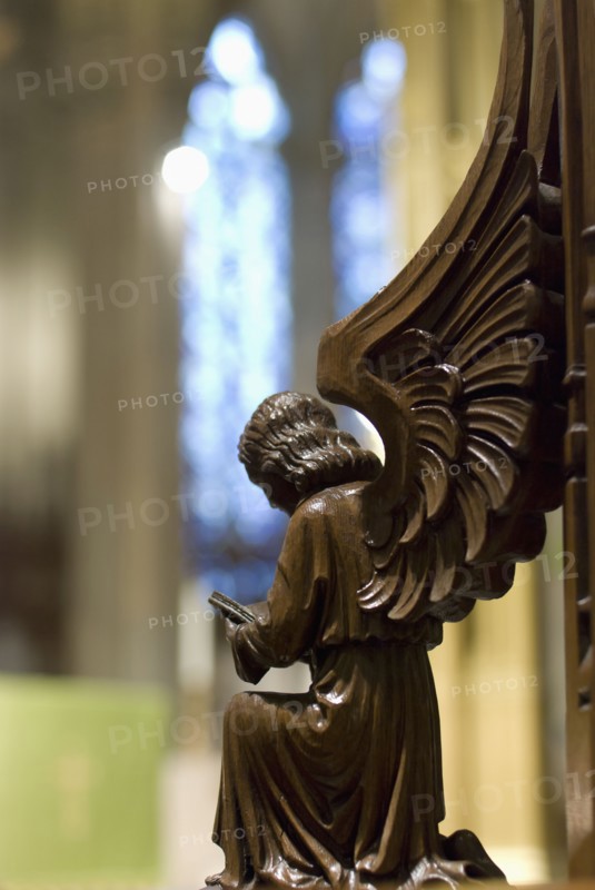 Angel statue in cathedral. Photo : Antonio M. Rosario