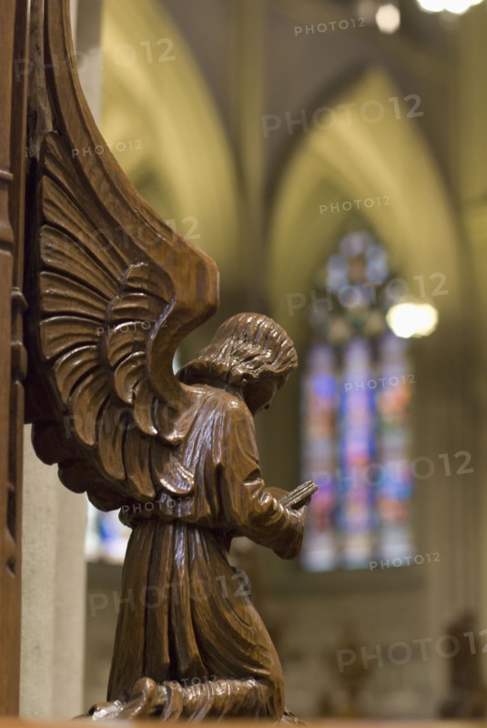 Angel statue in cathedral. Photo : Antonio M. Rosario