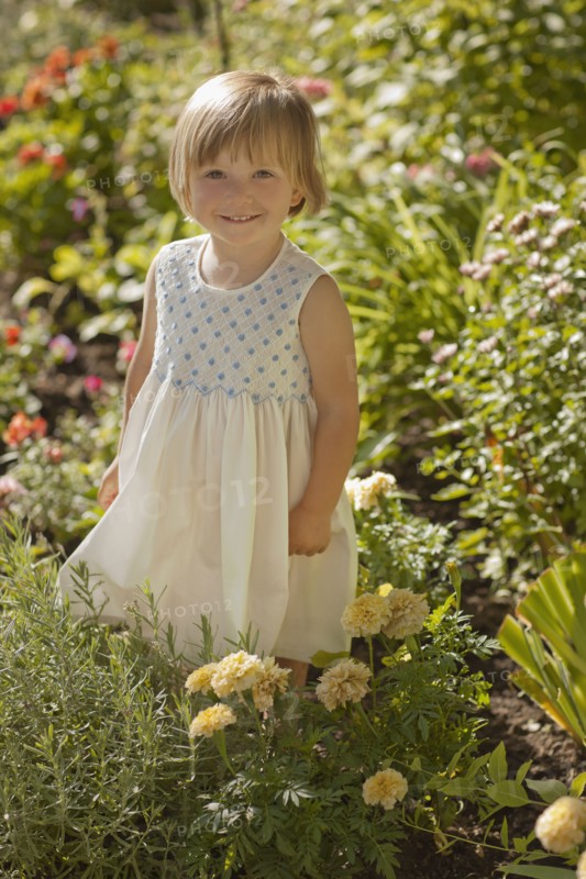 Portrait of girl (2-3) in garden. Photo : FBP