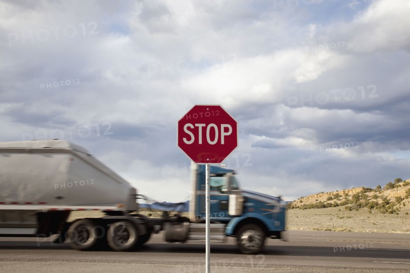 Truck passing stop sign. Photo : Johannes Kroemer