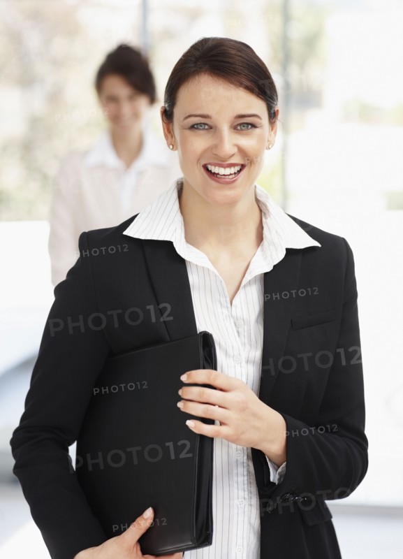 Smiling businesswoman portrait. Photo : Momentimages