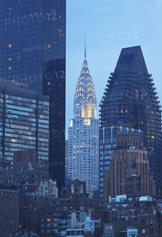 USA, New York State, New York City, Manhattan, Skyscrapers and Chrysler Building at dusk. Photo : fotog