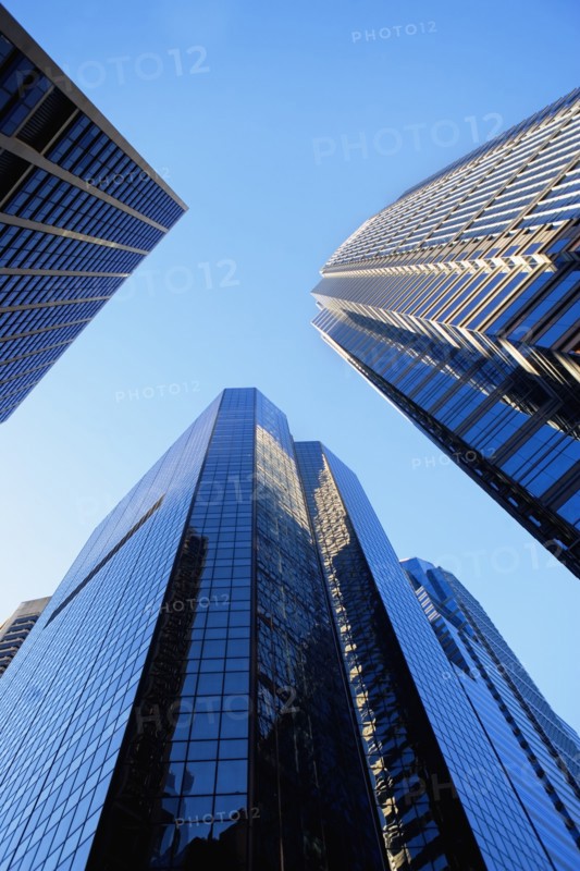 USA, Pennsylvania, Philadelphia, Skyscrapers against blue sky. Photo : fotog