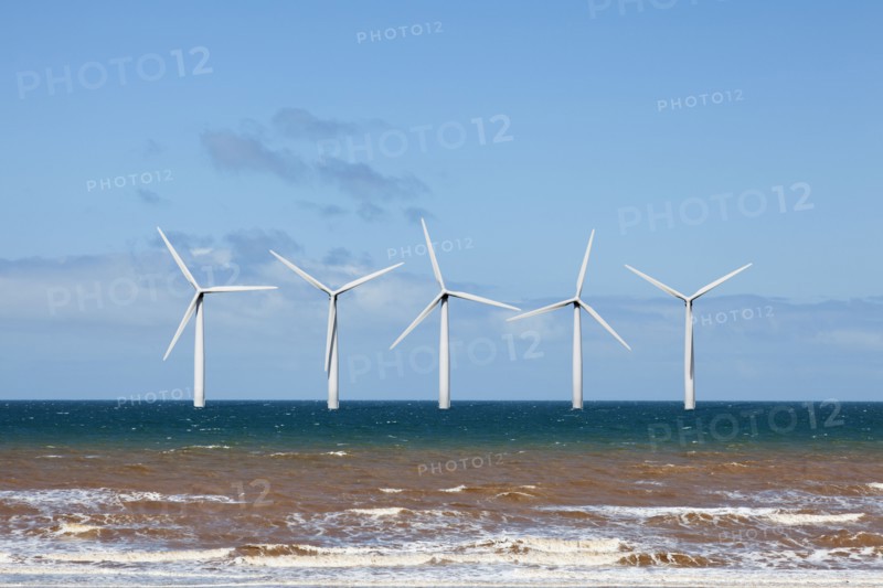 Wind turbines at sea. Photo : Jon Boyes