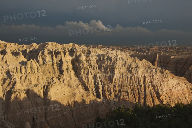 USA, South Dakota, Mountains in Badlands National Park.