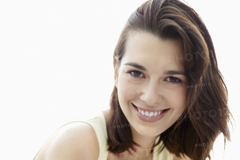 Portrait of young woman. Photo : Momentimages