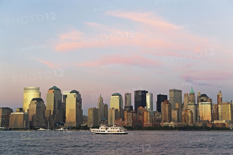USA, New York State, New York City, World Financial Center at dusk. Photo : fotog