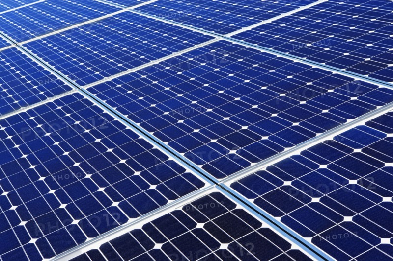 Death Valley, Solar panels, full frame. Photo : fotog