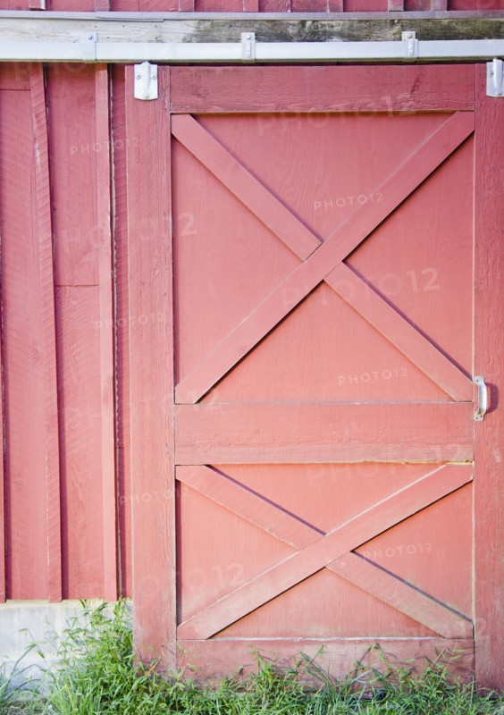 USA, New York, Flanders, Barn door. Photo : Jamie Grill Photography
