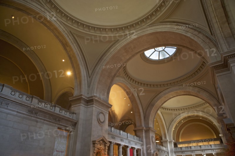 USA, New York City, Metropolitan Museum ceiling detail. Photo : fotog