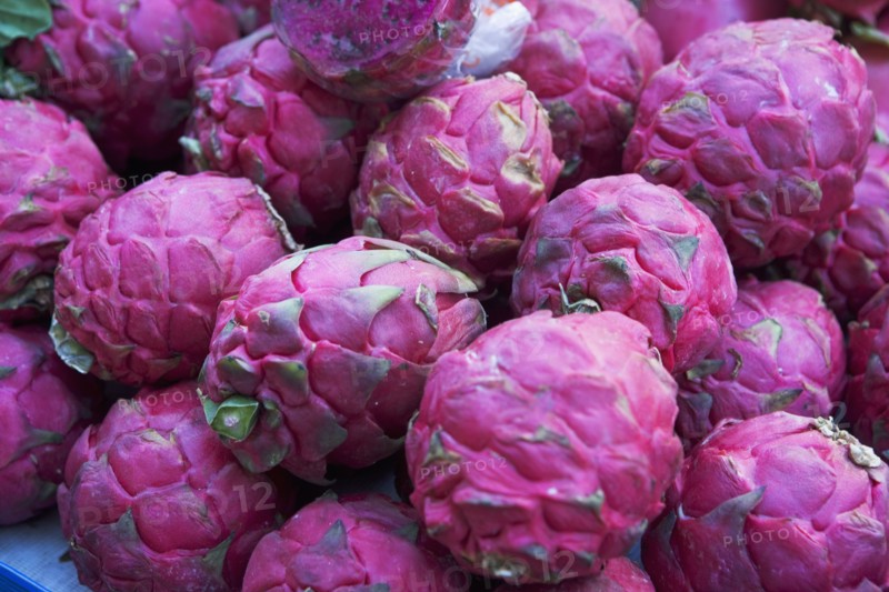 USA, New York City, heap of dragon fruit. Photo : fotog