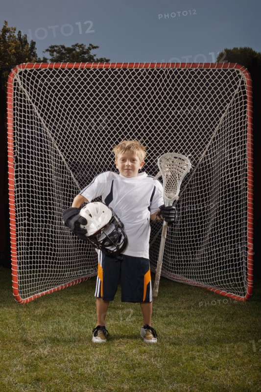 USA, Utah, Provo, Portrait of junior (6-7) lacrosse player in goal. Photo : FBP