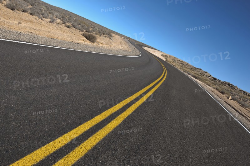 Road through desert. Photo : FBP