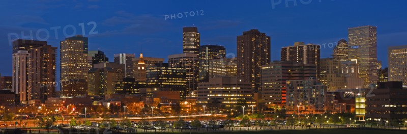 USA, Colorado, Denver, panoramic cityscape at night. Photo : Henryk Sadura