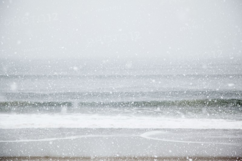 USA, New York State, Rockaway Beach, snow storm on beach. Photo : Jamie Grill Photography