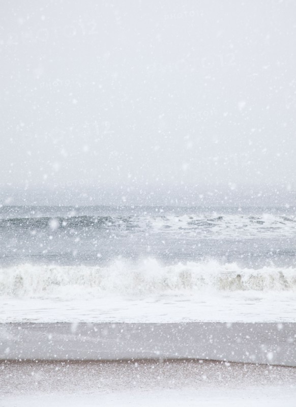 USA, New York State, Rockaway Beach, snow storm on beach. Photo : Jamie Grill Photography