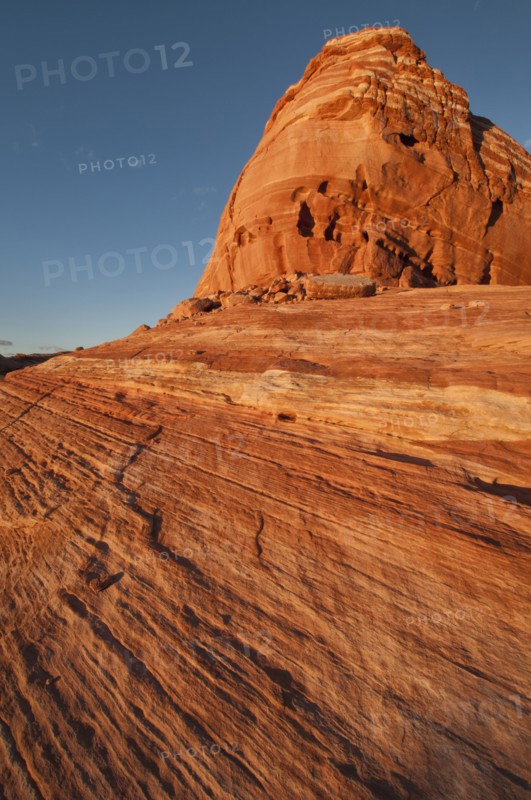 USA, Nevada, Valley of Fire, red rocks. Photo : Gary Weathers