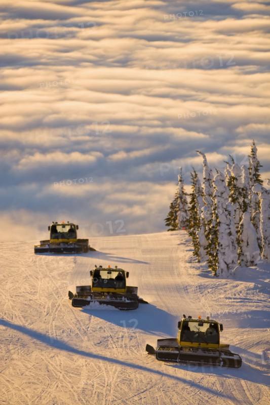 USA, Montana, Whitefish, Snowmobile on ski slope. Photo : Noah Clayton