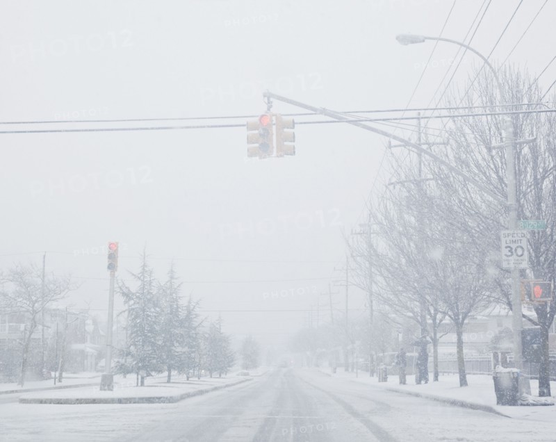 USA, New York State, Rockaway Beach, street during blizzard. Photo : Jamie Grill Photography